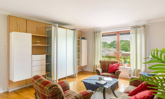 Idafehn Apartment | Apartment 'Fewo2 Seelter Uutkiek Saterland' with Private Terrace, Shared Garden and Wi-Fi