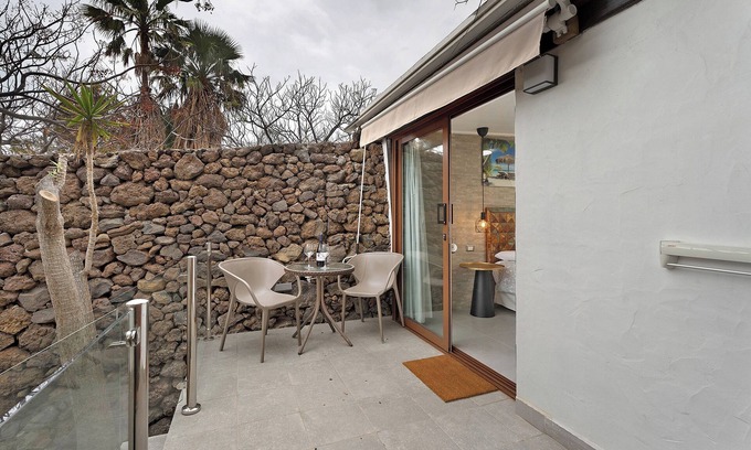 Las Puntas Apartment | Apartment 'Finca Wapa - Studio 2' with Sea View, Wi-Fi and Air Conditioning