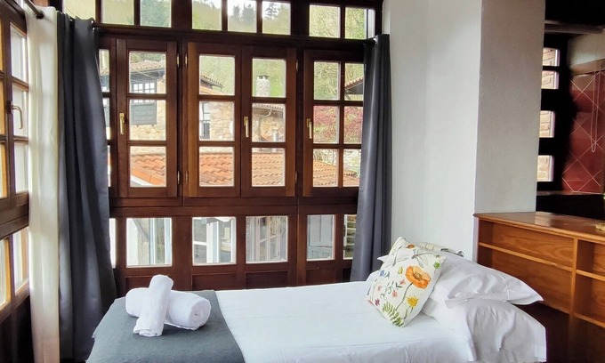 San Juan de Parres Apartment | Apartment 'Florenta G3' with Mountain View, Shared Garden and Wi-Fi
