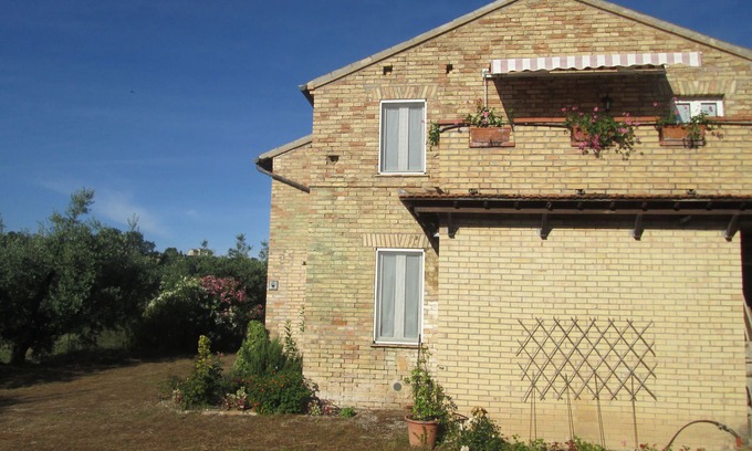 Massignano Apartment | Apartment for 2 people, 4 km from the sea, ideal for couples