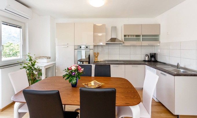 Baska Condo | APARTMENT FOR 4 WITH POOL IN A QUIET LOCATION, ISLAND OF KRK, BAŠKA