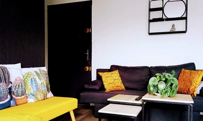 La Madeleine-Bellevue Apartment | Apartment For A Couple's Getaway