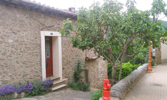 Vernet-les-Bains Apartment | APARTMENT for 2 people/FREE WIFI/Garden/Old Village/Comfort TT