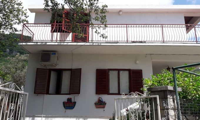 Lastva Grbaljska Apartment | Apartment for rent near Budva in Montenegro