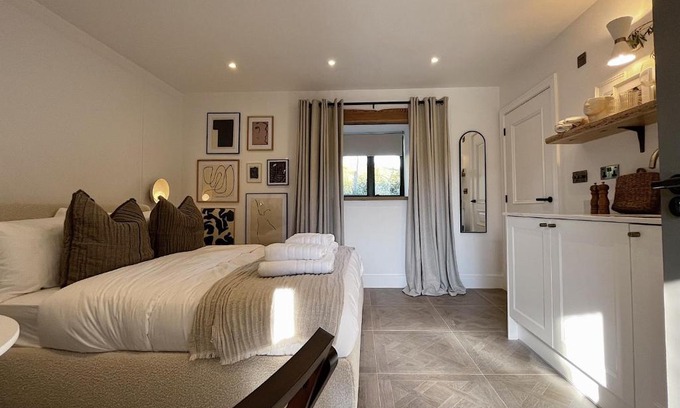 Edenfield Apartment | Apartment for Two in New Luxury Wellness Retreat - Glimpse Apartment