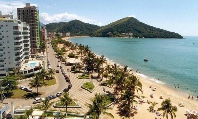 Ipiranga Apartment | Apartment for up to 8 people martim de sá with air + house for 12 people + sobrado for 15 people