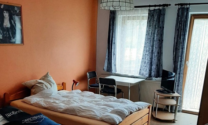 Schwarzbach Apartment | Apartment for vacationers Workers Fitters Business travelers Kitchen Shower WC WLAN