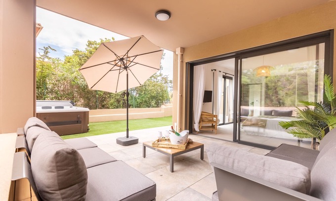 Les Issambres Apartment | Apartment 5: Cap d'Antibes