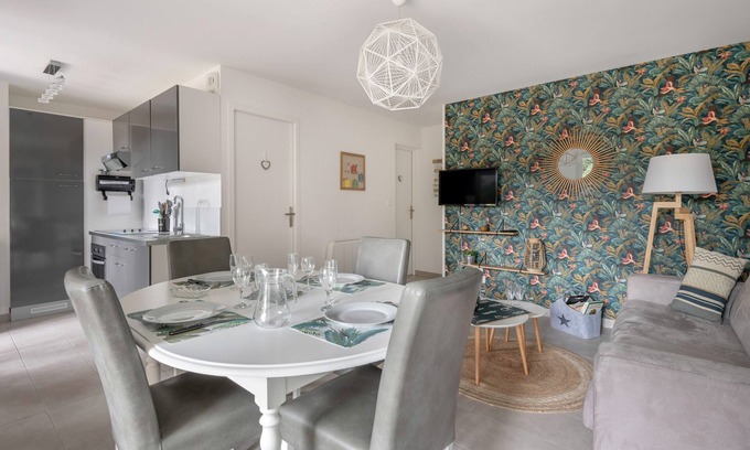 Saint-Brevin-les-Pins Apartment | Apartment for 4, 100m from the beach