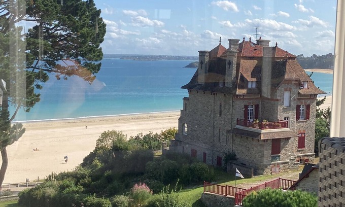 Saint-Cast-le-Guildo Apartment | Apartment 'Newport Vue Mer' with Sea View, Private Terrace and Wi-Fi