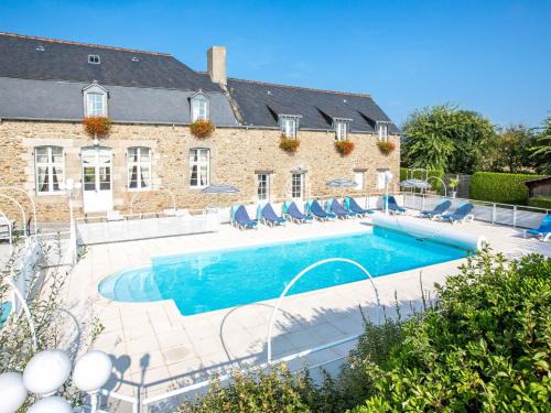 Saint-Jouan-des-Guerets Apartment | Apartment La Malouinière des Longchamps by Interhome