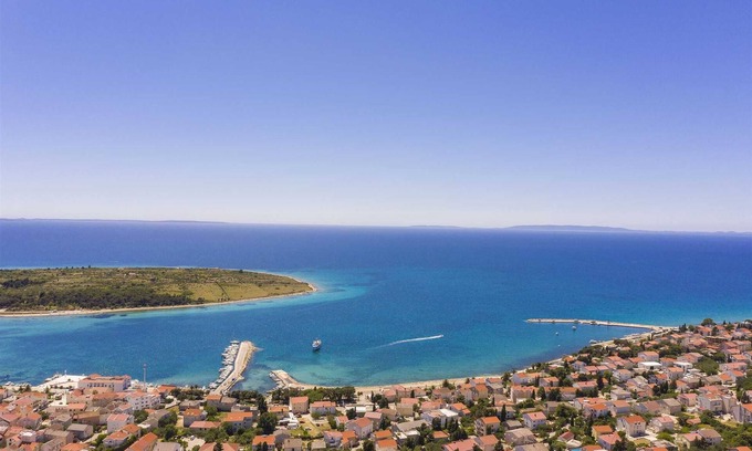 Zrce Apartment | Apartment Franka -800m from the sea with parking