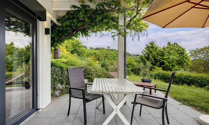 Frickingen Apartment | Apartment 'Frieda' with Mountain View, Private Terrace and Wi-Fi