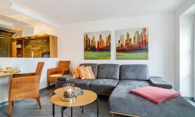 Salem Apartment | Apartment 'Gästehaus Wüpping 2' with Shared Terrace, Shared Garden and Wi-Fi