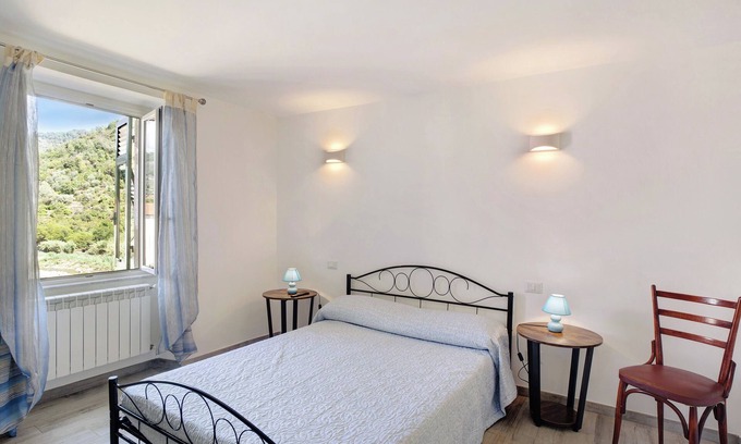 Dolceacqua Apartment | Apartment "G House Dolceacqua" in Centre with Wi-Fi