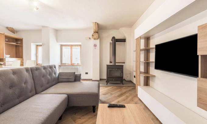 San Lorenzo in Banale Apartment | Apartment "Glolo 2" in the South of the Beautiful Lago di Molveno