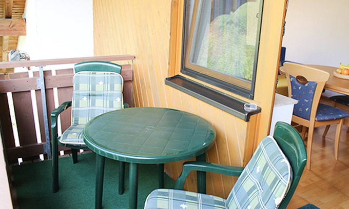 Lonsee Apartment | Apartment 'G' with Balcony and Wi-Fi