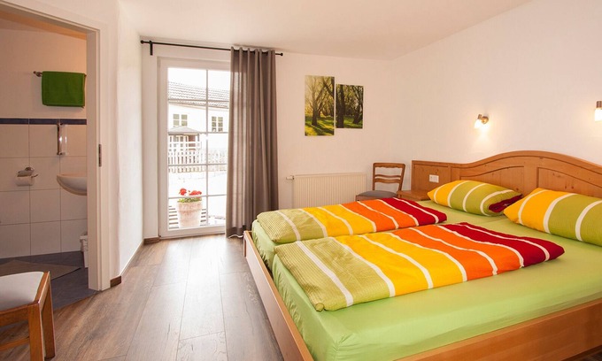 Finnentrop Apartment | Apartment 'Gänseblume' with Private Terrace, Shared Garden and Wi-Fi