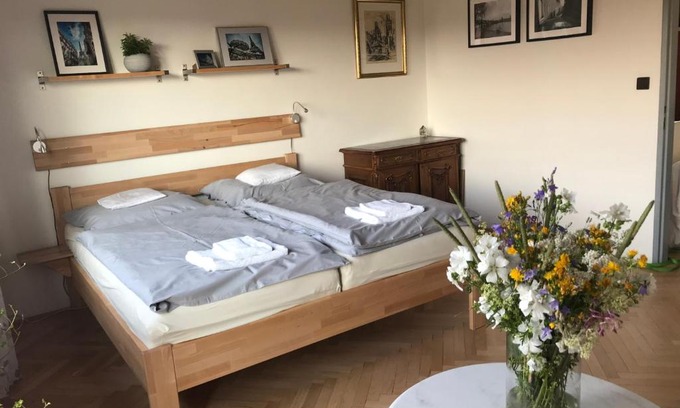 Prague 12 Apartment | Apartment Garden