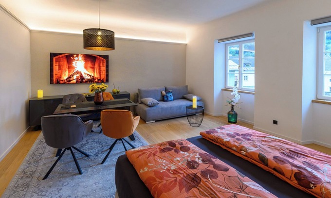 Gmuend in Kaernten Apartment | Apartment "Gasthof Alte Post - Top 5 Gt" with Mountain View & Wi-Fi