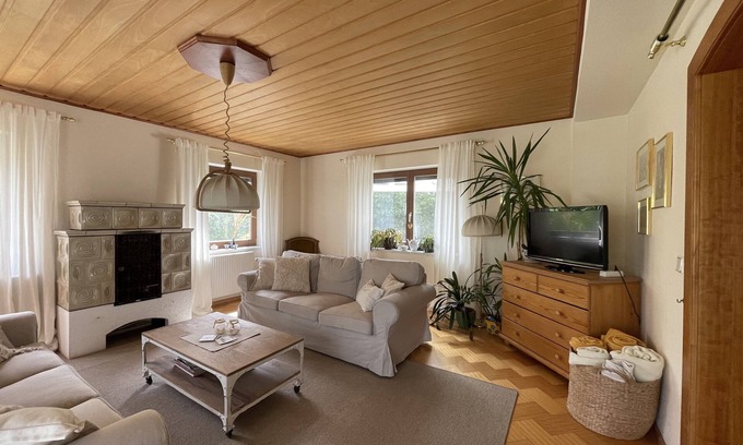 Leibsdorf Apartment | Apartment 'Gemütliche Wohnung Nähe Klagenfurt' with Private Terrace, Private Garden and Wi-Fi