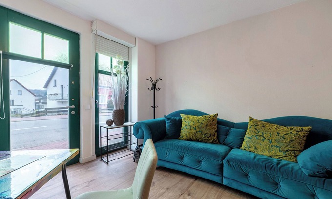 Oppen Apartment | Apartment 'Gemütliche In Reimsbach' with Wi-Fi