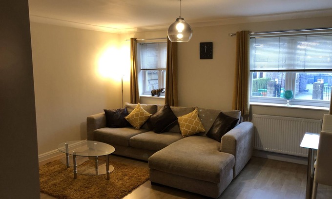 Harrogate Apartment | Apartment gem in Harrogate, gateway to The Dales. Pet-friendly!
