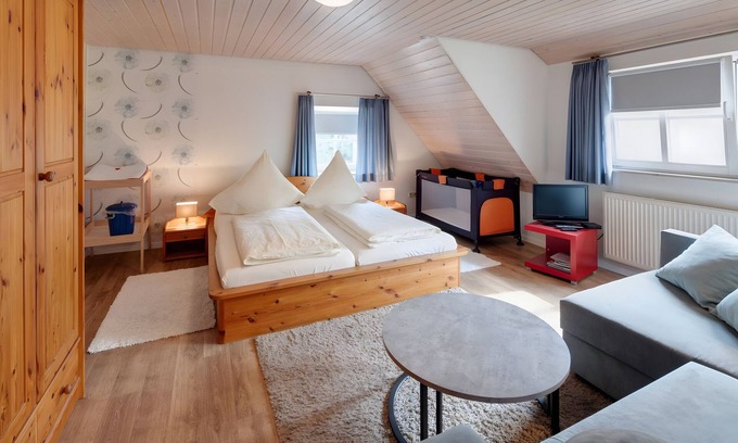 Gerabronn Apartment | Apartment 'Glockenblume' with Shared Terrace, Shared Garden and Wi-Fi