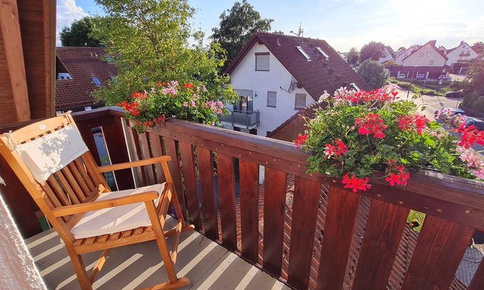 Hallbergmoos Apartment | Apartment 'Goldach' with Balcony and Wi-Fi