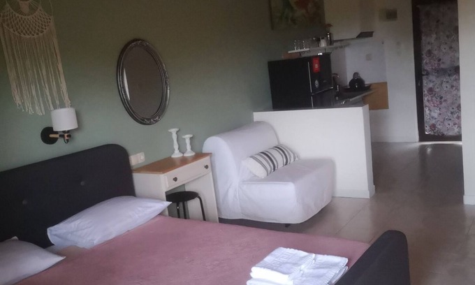 Paralia Pantaleimonos House | Apartment 114 - Achillion B&B, close to the beach and Mount Olympus