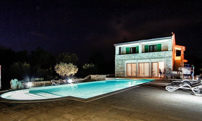 Vilanija Apartment | Apartment "Green" by the pool with private terrace - Relais Borgo San Nicolò