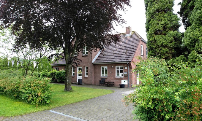 Treia Apartment | Apartment 'Green Oasis Ferienwohnung' with Shared Terrace, Shared Garden and Wi-Fi