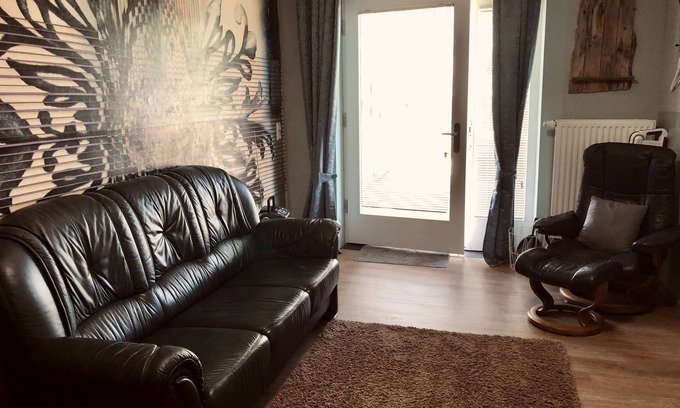 Sababurg Apartment | Apartment 'Grimmstube' with Private Terrace, Shared Garden and Wi-Fi