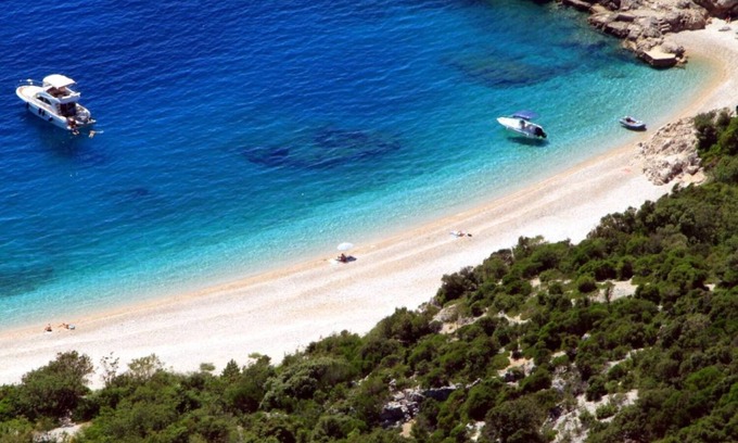 Valun Apartment | Apartment Griv - close to the sea: A1(4) - Valun, Island Cres, Croatia