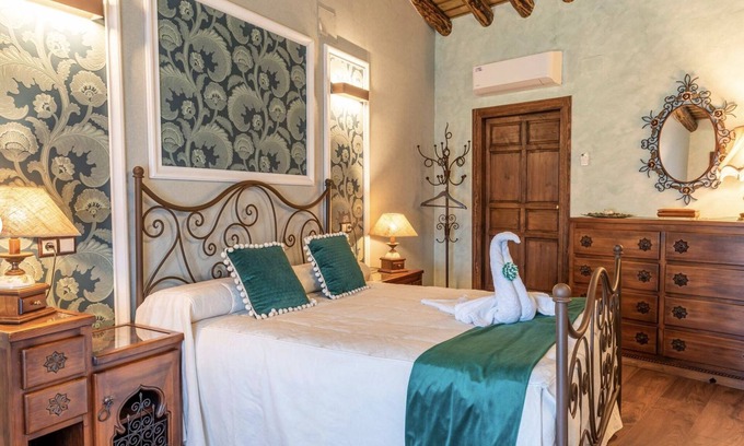 Noves Apartment | Apartment 'Guiomar' with Shared Pool, Shared Terrace and Wi-Fi