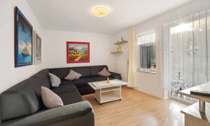 Monzelfeld Apartment | Apartment 'Haus Annenberg' with Shared Terrace, Shared Garden and Wi-Fi