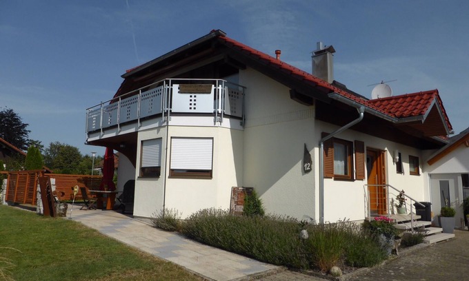 Hayingen Apartment | Apartment 'Haus Bross' with Balcony and Wi-Fi