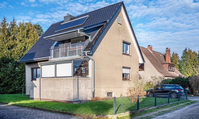 Sittensen Apartment | Apartment 'Haus Heidorn' with Balcony and Wi-Fi