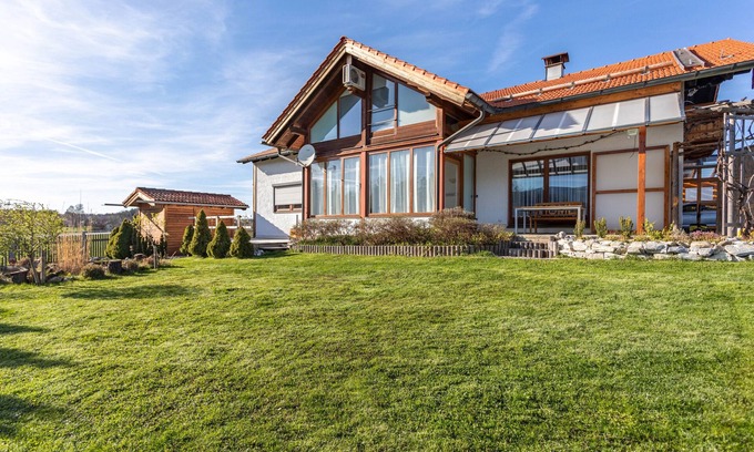 Teisendorf Apartment | Apartment 'Haus Kali' with Mountain View, Shared Terrace and Wi-Fi
