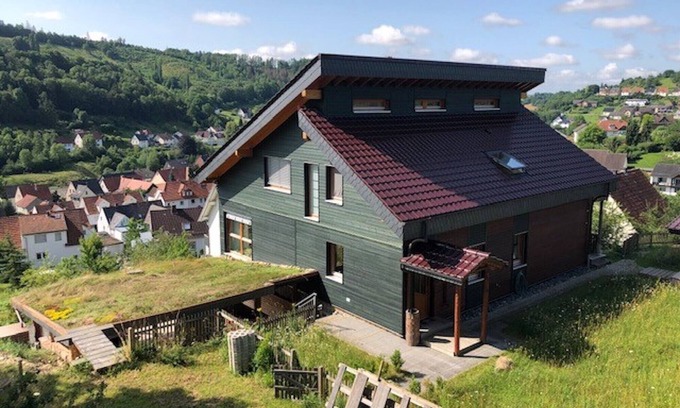 Dalhausen Apartment | Apartment Haus Leenja with Mountain View, Sauna, Garden
