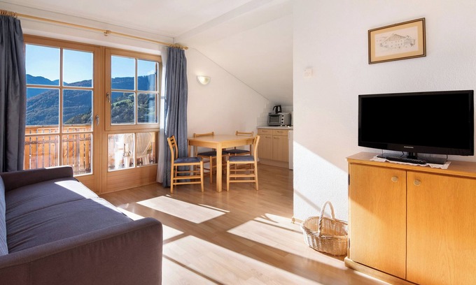 Burgusio Apartment | Apartment 'Haus Peer C5' with Mountain View, Balcony and Wi-Fi