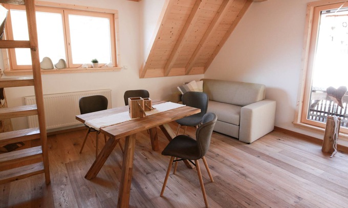 Lautenbach Apartment | Apartment 'Heimatglück 3, Maisonette, 42qm' with Shared Terrace, Balcony and Wi-Fi