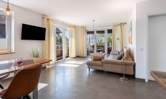 Ohningen Apartment | Apartment 'Helena' with Balcony and Wi-Fi