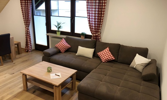 Enzklosterle Apartment | Apartment 'Hirschbach' with Balcony and Wi-Fi
