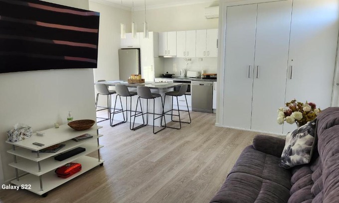 Geilston Bay Apartment | Apartment Hobart Two Bedroom Self Contained in Geilston Bay