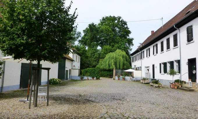 Essingen Apartment | Apartment "Hofgut Dreihof" on the golf course
