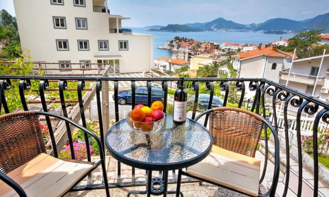 Sveti Stefan Apartment | Apartment House Sonja