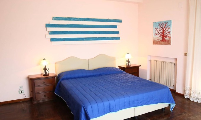 Villa San Giovanni Apartment | Apartment in the center: 5 bedrooms; 10 beds; 3 bathrooms