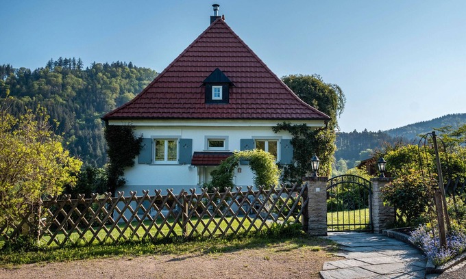 Schweighof Apartment | Apartment 'Im Sägegässle' with Mountain View, Private Terrace and Wi-Fi