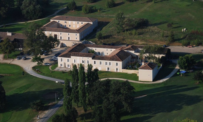 Barbaste Apartment | Apartment in a golf course with heated pool